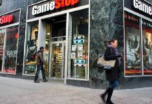 تراجع سهم GameStop وسط فوضى الخيارات وغياب Roaring Kitty