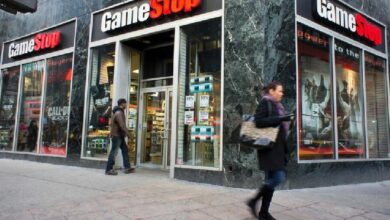 تراجع سهم GameStop وسط فوضى الخيارات وغياب Roaring Kitty