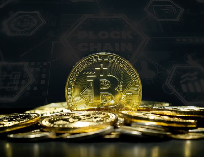 بيتكوين تستهدف $63,000: مؤشرات رئيسية تنذر بتراجع أكبر – هل حان وقت البيع؟