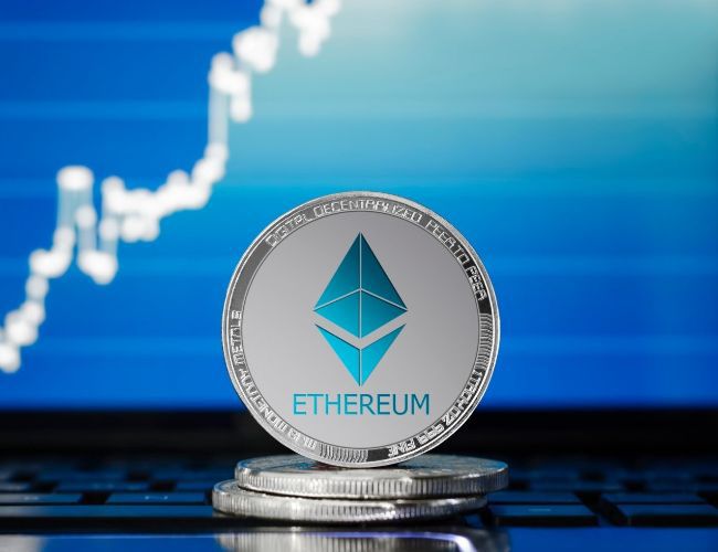 إيثيريوم يشهد خروج كبير من الحيتان الضخمة – سعر ETH ينخفض ​​تحت $2,600