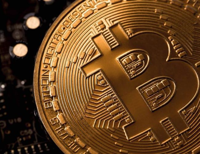 سعر الإيثريوم يتبع قيادة البيتكوين: هل سيصل إلى قمة أسبوعية جديدة؟