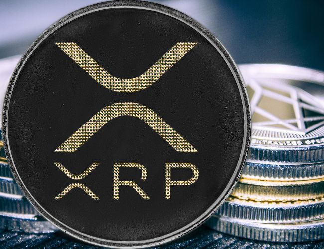 سعر XRP قد يرتفع قريبًا: هل يستطيع الثيران تحفيز الارتفاع؟