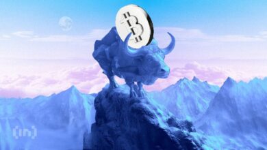 البيتكوين (BTC) يعيد اختبار 57,000 دولار: هل هو التراجع الأخير قبل الارتفاع الكبير؟