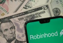 هل يمكن لـ Robinhood و Revolut تحقيق نجاح العملات المستقرة حيث فشلت PayPal؟ اكتشف الآن!