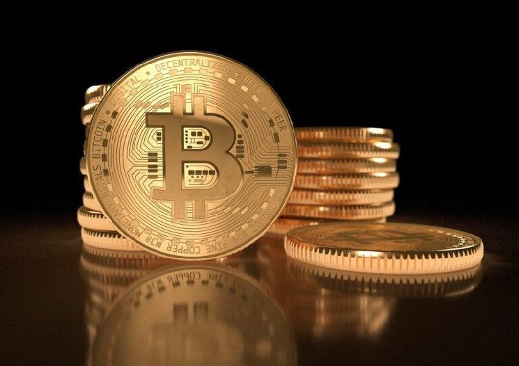 مؤسس TRON ينتقد منتج Bitcoin المغلف لـ Coinbase cbBTC كبنك مركزي للبيتكوين، وبرايان أرمسترونغ يرد