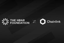 "انضمام مؤسسة HBAR إلى Chainlink Scale يمنح مطوري Hedera الوصول إلى العرافات - اكتشف المزيد الآن!"