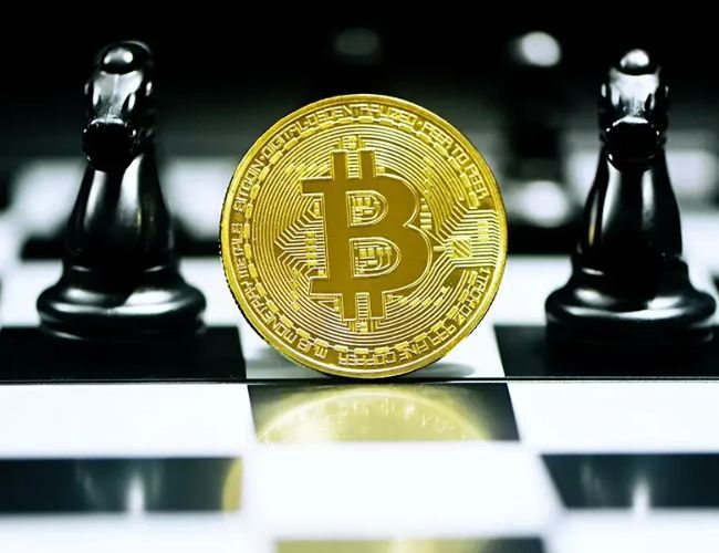 حاملو البيتكوين طويلو الأمد يبيعون 177 ألف BTC: هل نشهد ارتفاعاً في السعر أم تصحيحاً قريباً؟ اكتشف الآن!