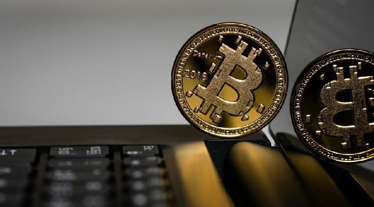 لماذا حجم تداول البيتكوين مرتفع جداً؟ اكتشف زيادة 80% في حجم تداول BTC خلال عام!