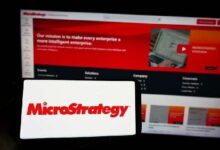 لماذا قد تنهار MicroStrategy دون 100 دولار في عام 2025؟ اكتشف الأسباب الآن!