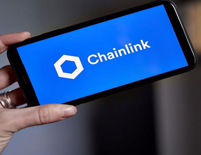 LINK يرتفع إلى مستويات 2021 مع شراء عالم الحرية التابع لترامب المزيد من رموز Chainlink - اكتشف التفاصيل الآن!