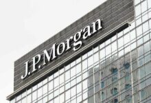 هل JPMorgan تشكّل السياسات الأمريكية؟ الاجتماعات السرية المزعومة لترامب مع جيمي ديمون تثير التكهنات! اكتشف الحقيقة الآن