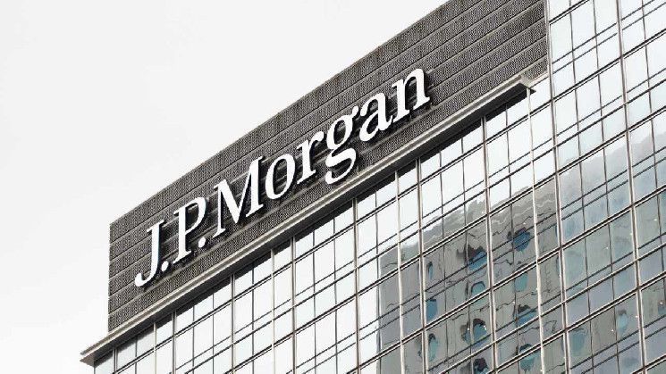 هل JPMorgan تشكّل السياسات الأمريكية؟ الاجتماعات السرية المزعومة لترامب مع جيمي ديمون تثير التكهنات! اكتشف الحقيقة الآن