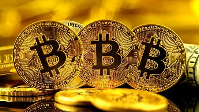 بيتكوين تنخفض إلى 100 ألف دولار، وTRUMP يهبط 30% بينما عملة ميلانيا ميم كوين تتصاعد بشكل كبير - اكتشف التفاصيل!