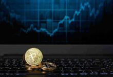 توقعات سعر البيتكوين: هل سيستمر استقرار BTC فوق 100,000 دولار؟ انقر لقراءة المزيد!