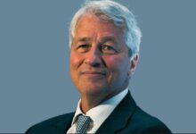 الرئيس التنفيذي لـ JPMorgan، جيمي ديمون، يدعم قسم DOGE لإيلون ماسك - اكتشف المزيد!