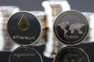 محلل خبير يتوقع وصول سعر XRP إلى 10 دولارات وEthereum إلى 7,000 دولار – اكتشف آرائه الآن!