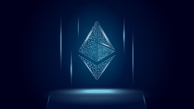 سعر الإيثريوم يترقب اختراقاً مهماً—هل سيؤدي الزخم إلى ارتفاع؟ اكتشف الآن!