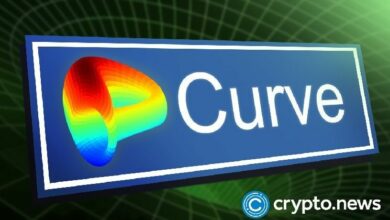 "توكن Curve DAO يستهدف قاعًا أعلى مع صمود منطقة التقاء حاسمة – اكتشف التفاصيل الآن!"